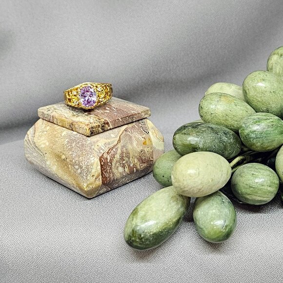 NWOT Beautiful Pink Glass Cabochon Ring, Gold Plate - Size 8 3/4 - Picture 2 of 7